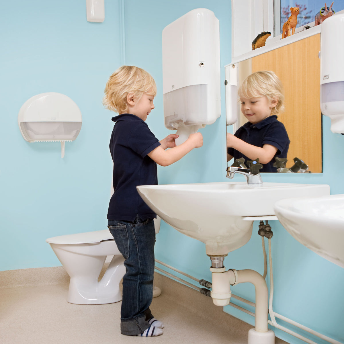 Tork Extra Soft Mini Jumbo fehér toalettpapír, 3 rétegű – 110255