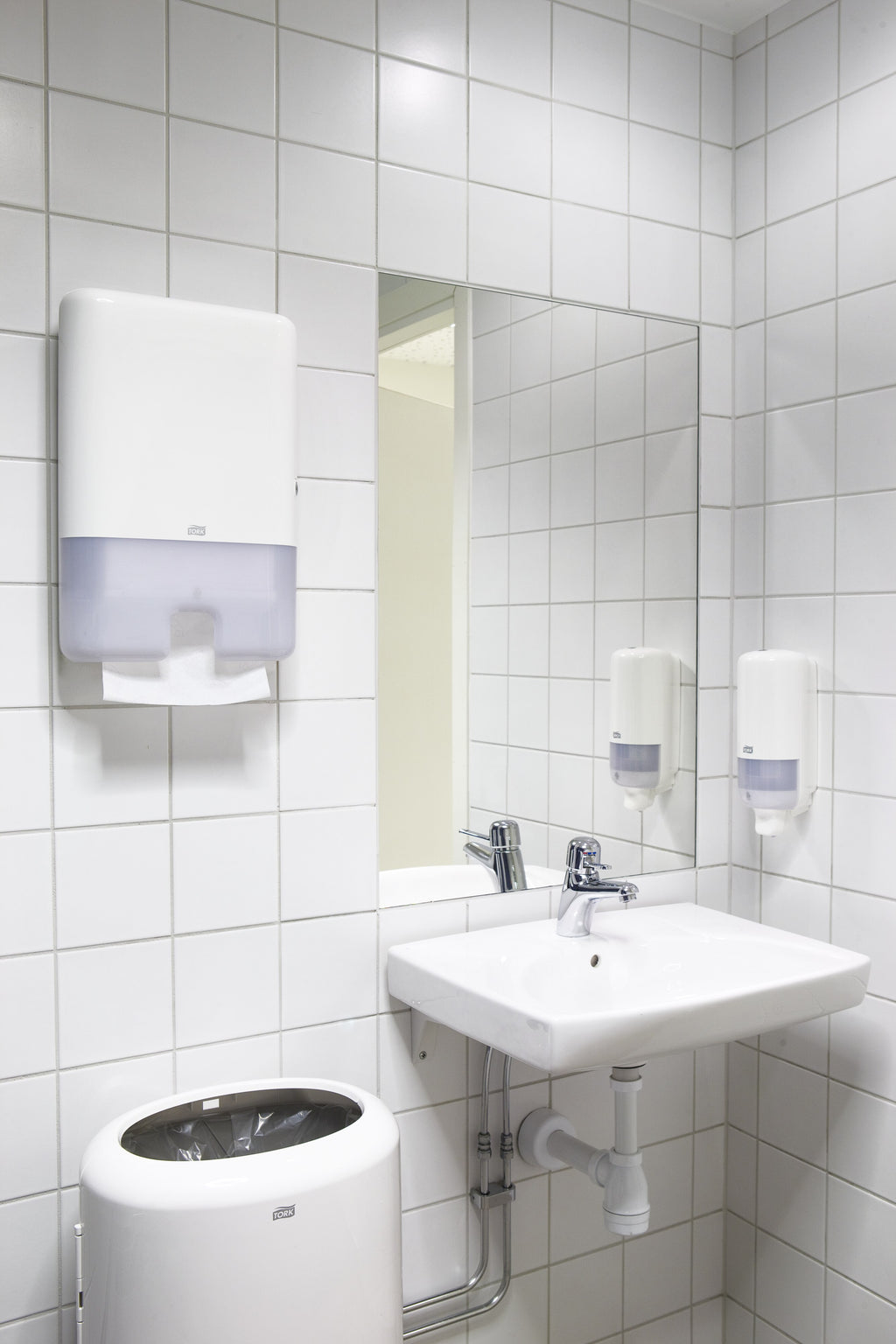 Tork Xpress 552000 kéztörlő-adagoló – H2 Multifold, fehér – 552000